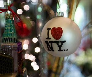 New York Christmas Shopping. Photo Credit: Robert Boudon